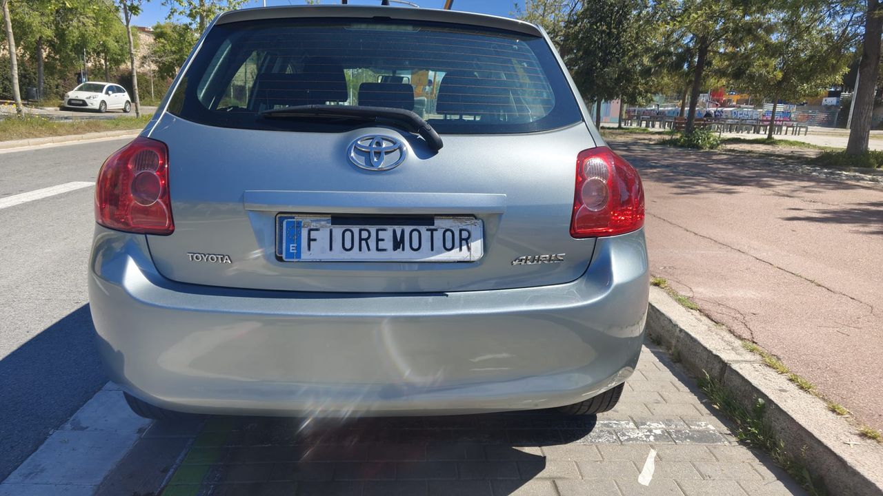 Foto Toyota Auris 9