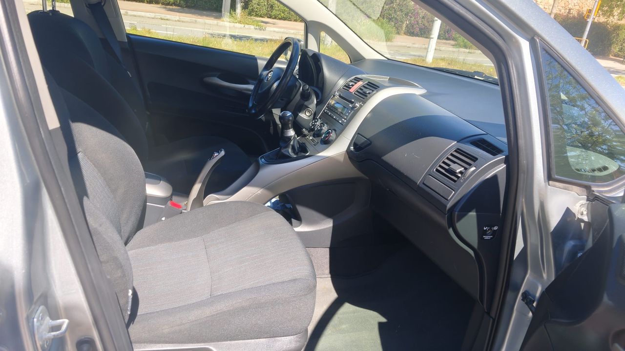 Foto Toyota Auris 11