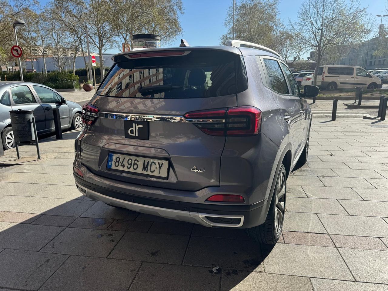 Foto DR Automobiles DR4 5