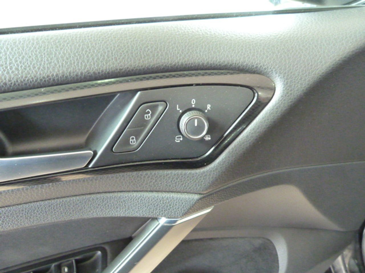 Foto Volkswagen Golf 24