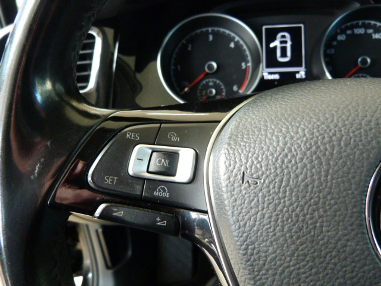 Foto Volkswagen Golf 28