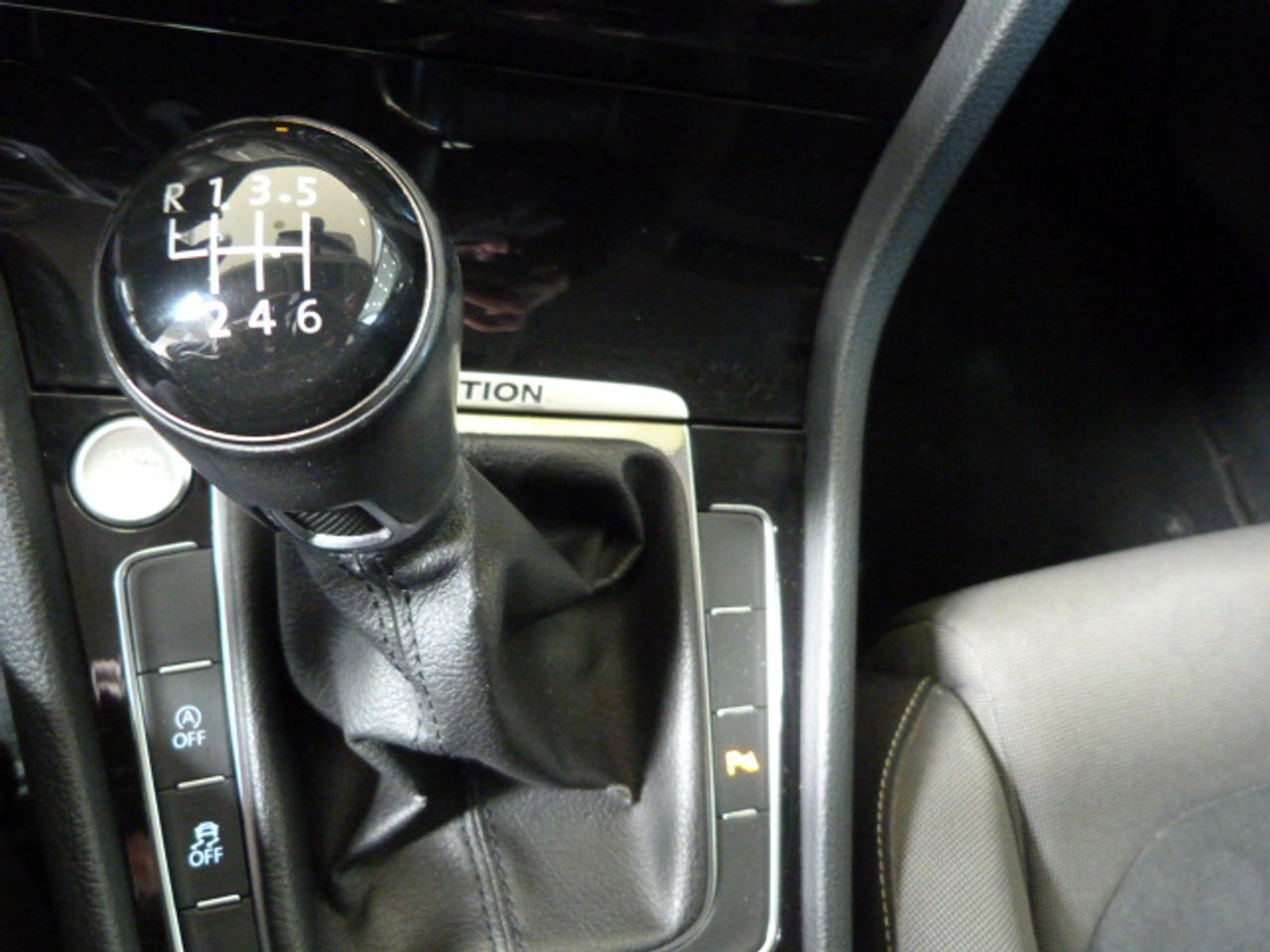 Foto Volkswagen Golf 32