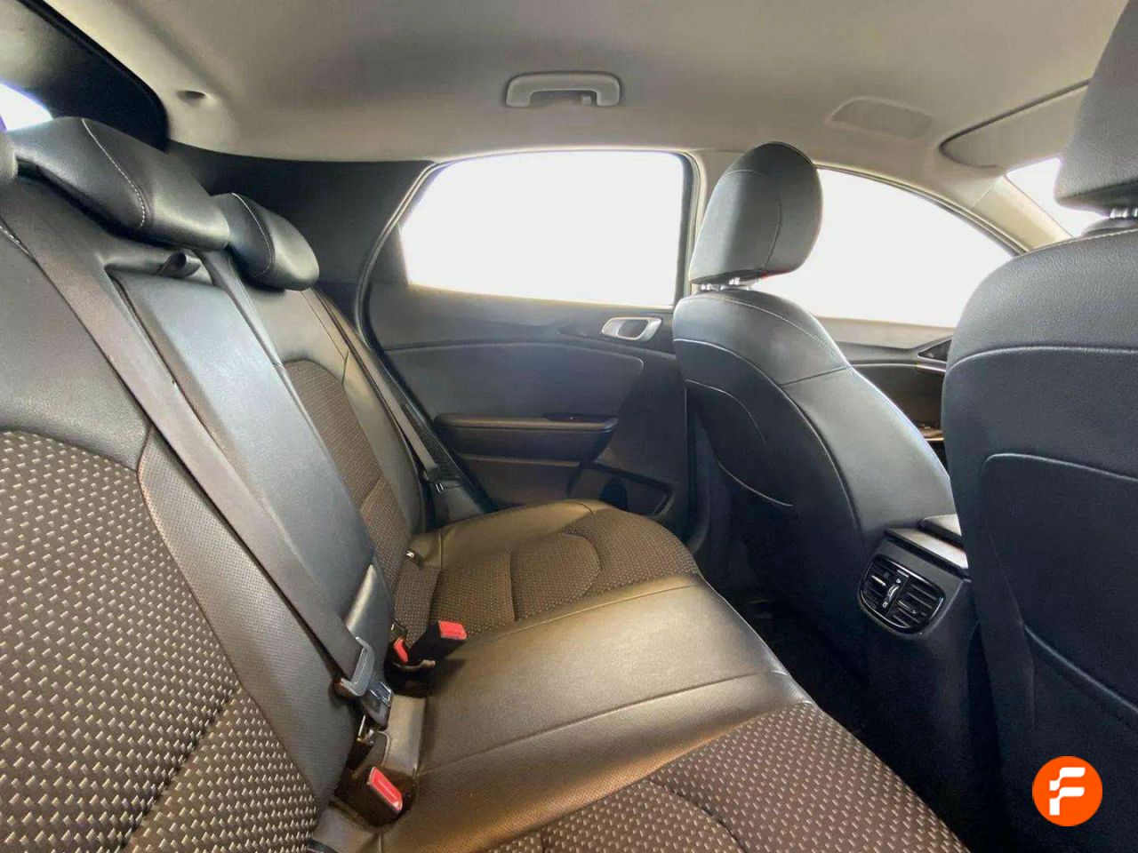Foto Kia XCeed 15
