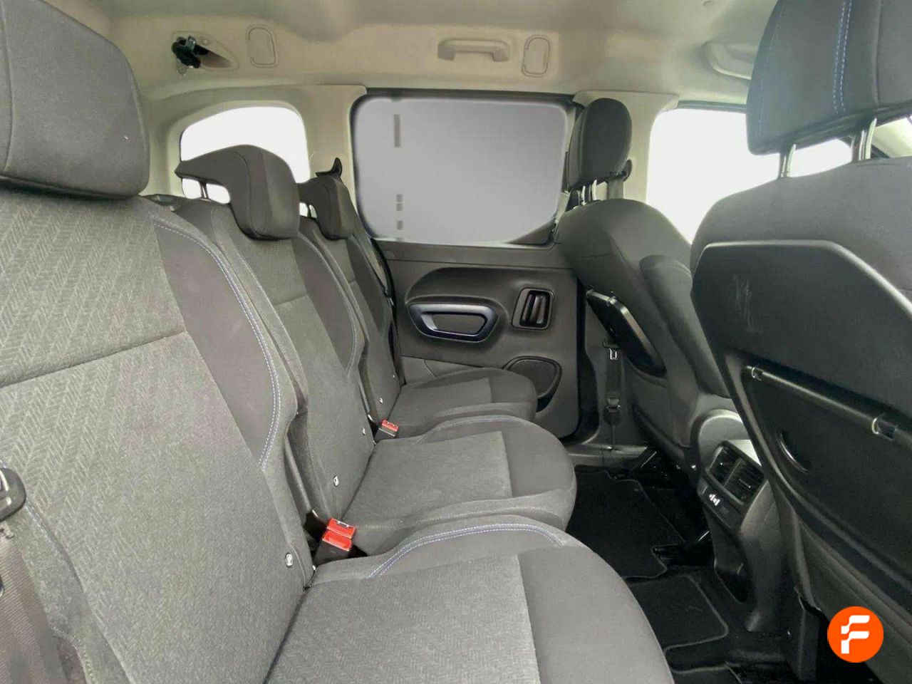 Foto Peugeot Rifter 14