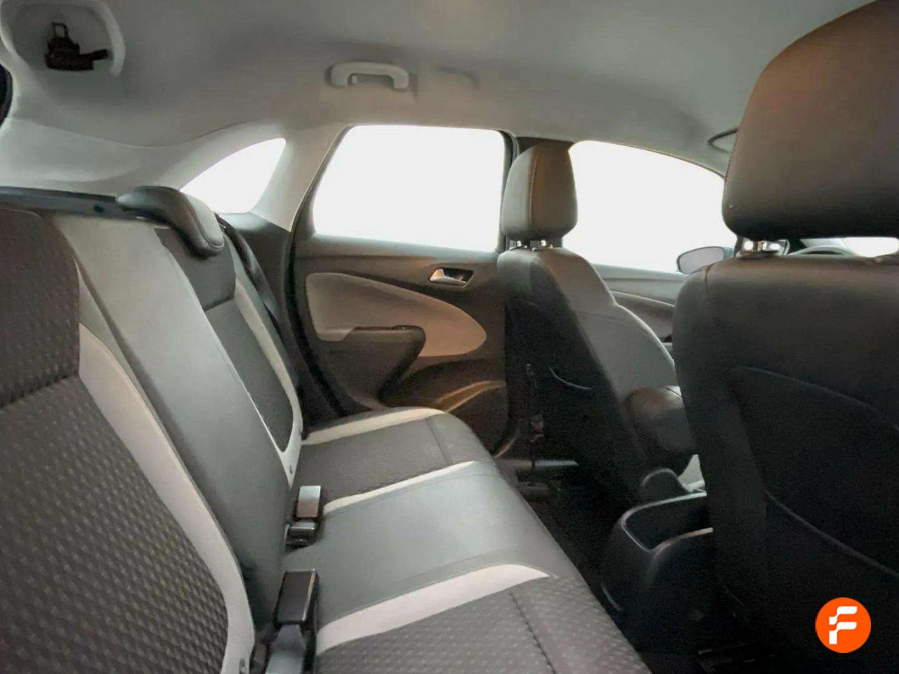 Foto Opel Crossland X 15