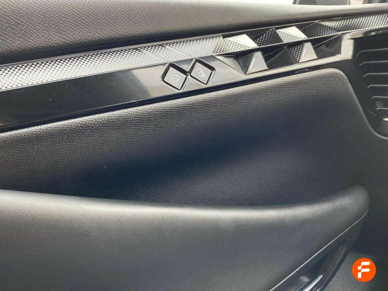 Foto DS Automobiles DS 4 24