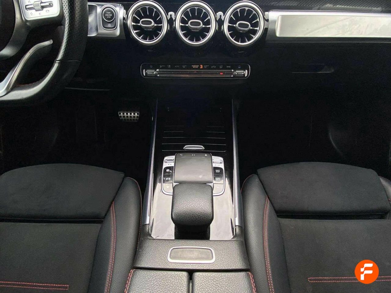 Foto Mercedes-Benz Clase GLB 11
