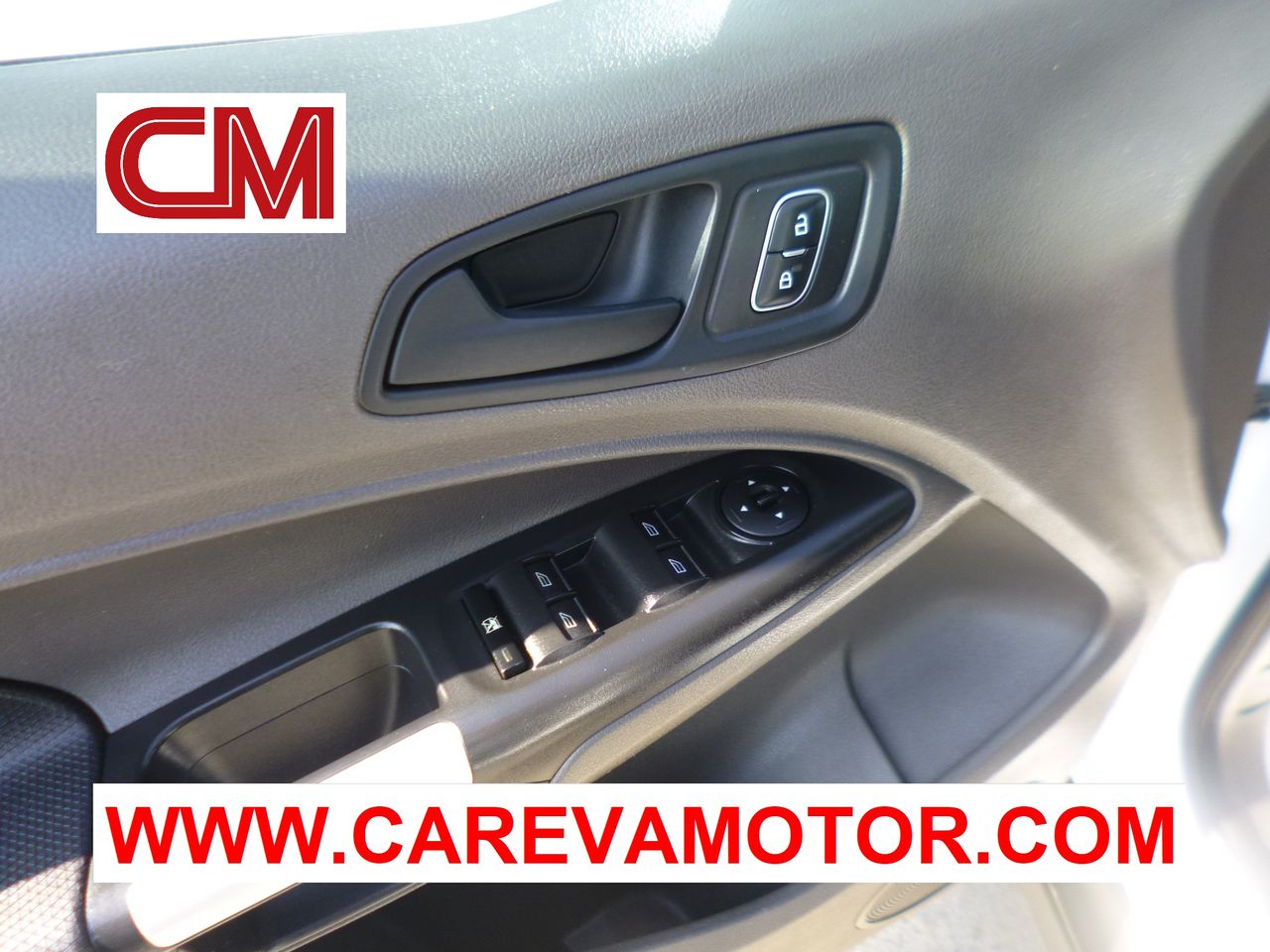 Foto Ford Tourneo Connect 15