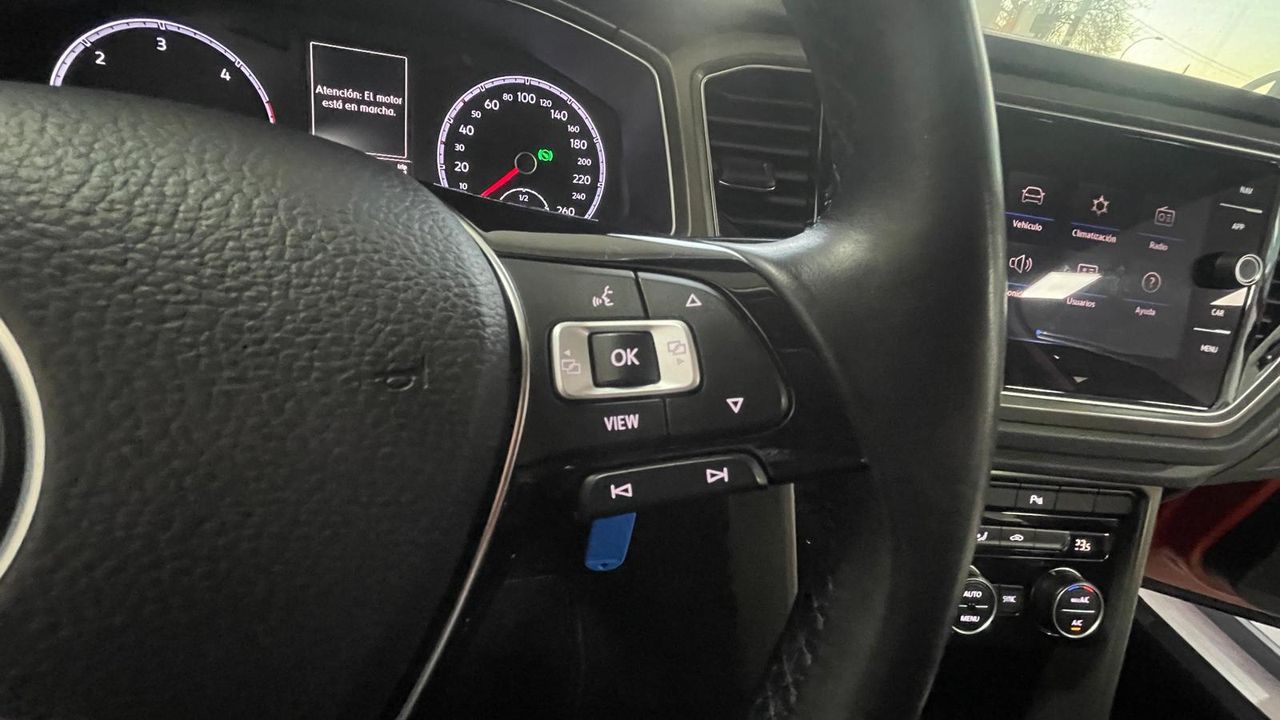 Foto Volkswagen T-Roc 23