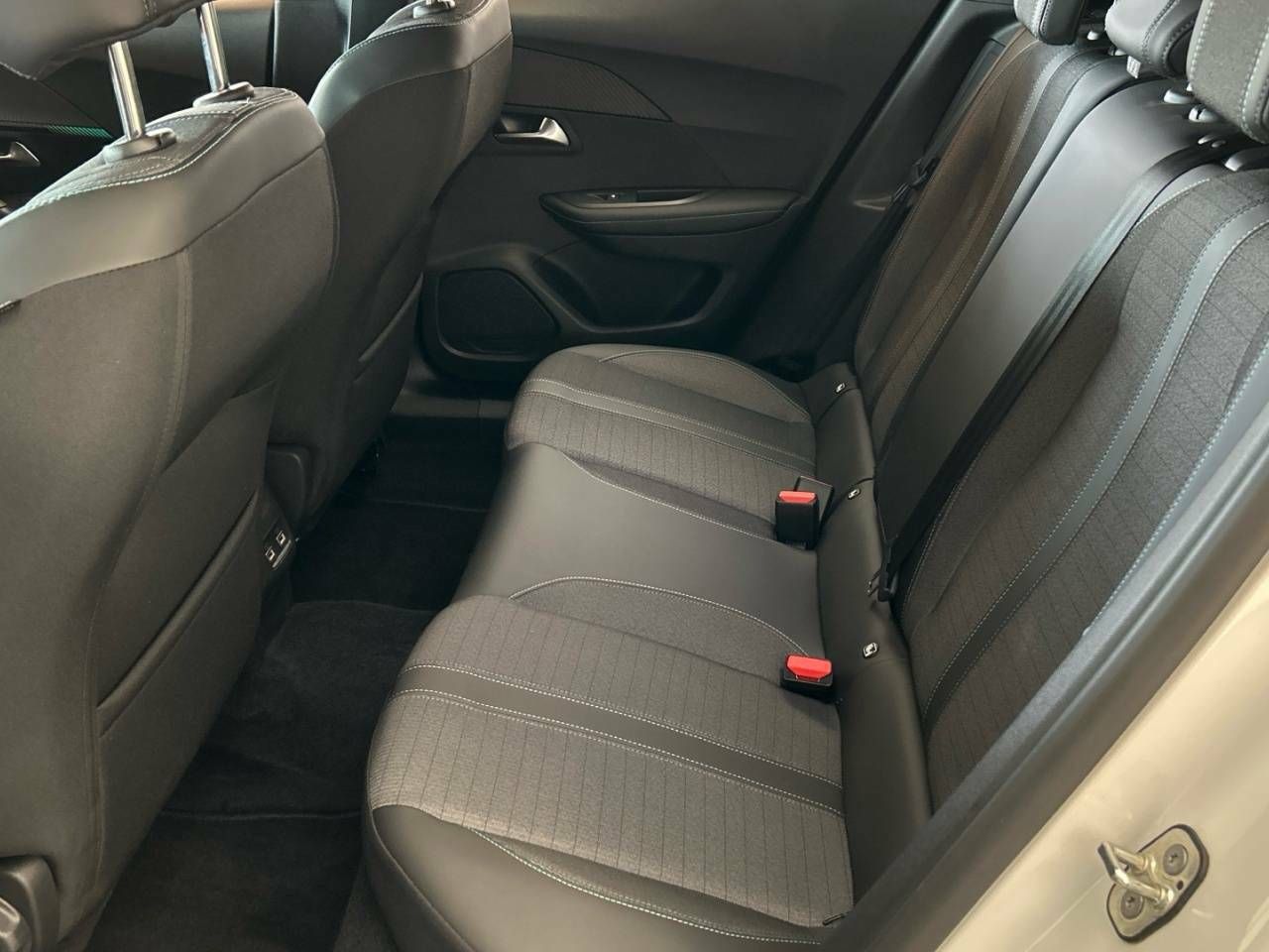 Foto Peugeot 2008 14