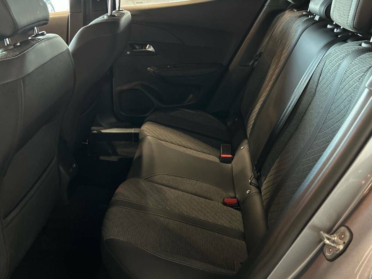 Foto Peugeot 2008 13