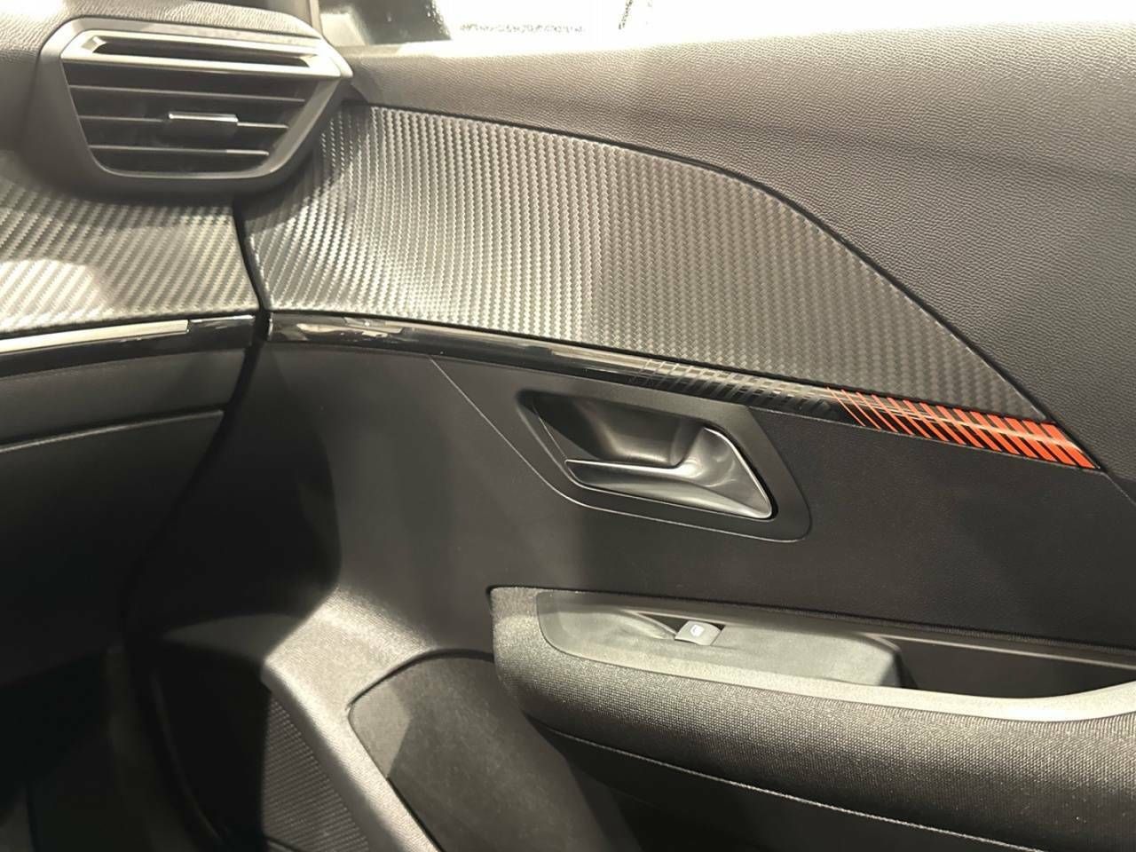 Foto Peugeot 208 17