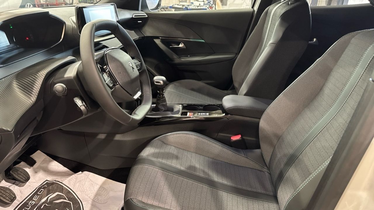Foto Peugeot 2008 11