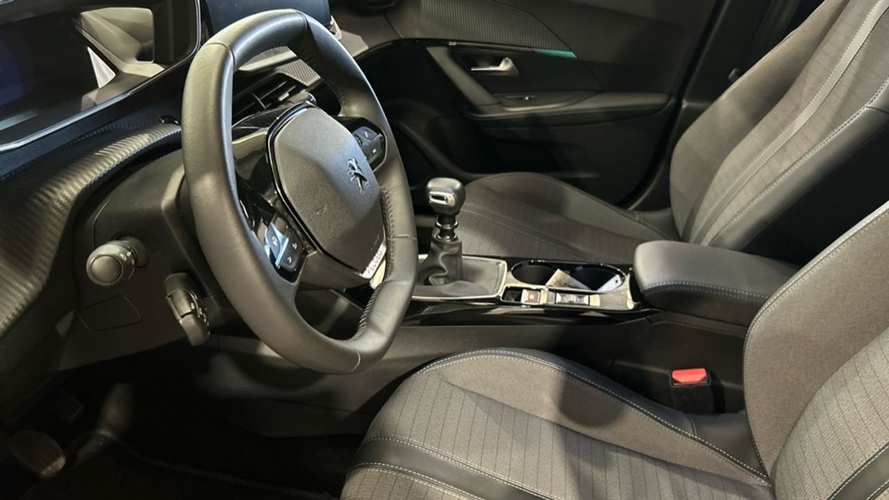 Foto Peugeot 2008 11