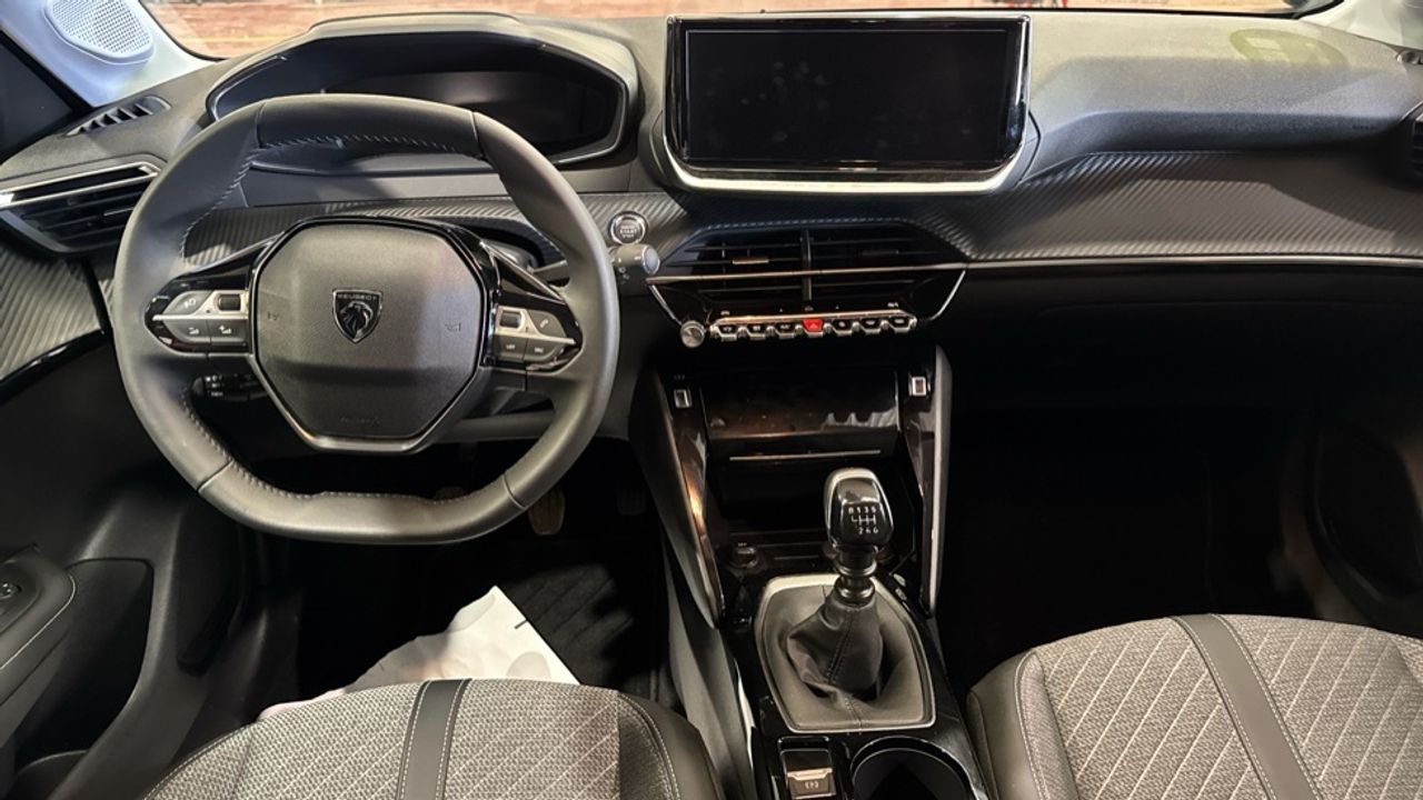 Foto Peugeot 208 8