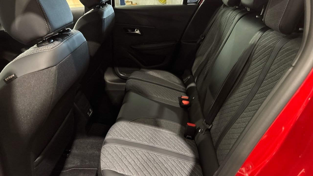 Foto Peugeot 208 12