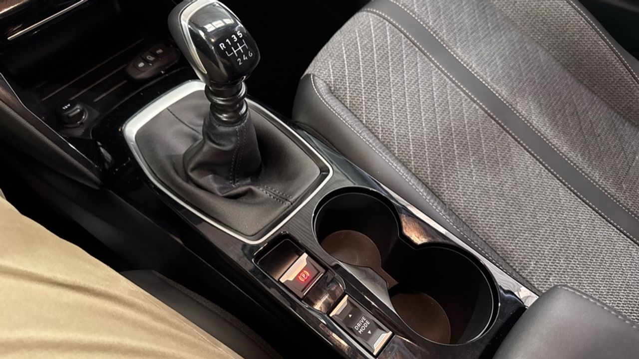 Foto Peugeot 208 14
