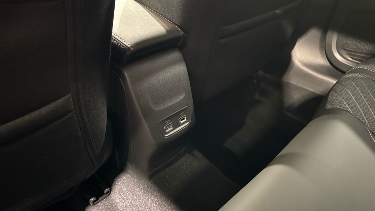 Foto Peugeot 208 24