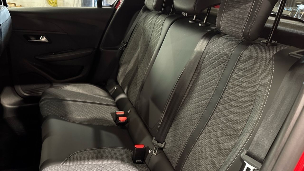 Foto Peugeot 208 25