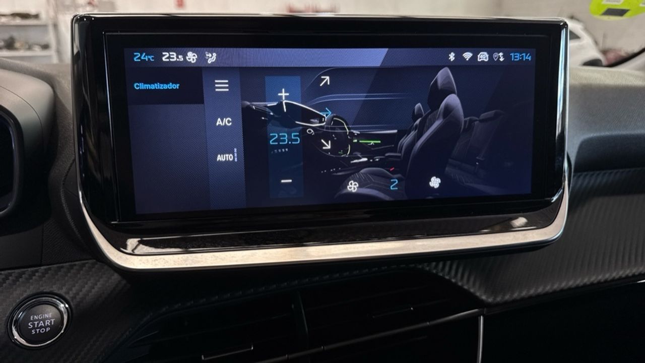 Foto Peugeot 208 32