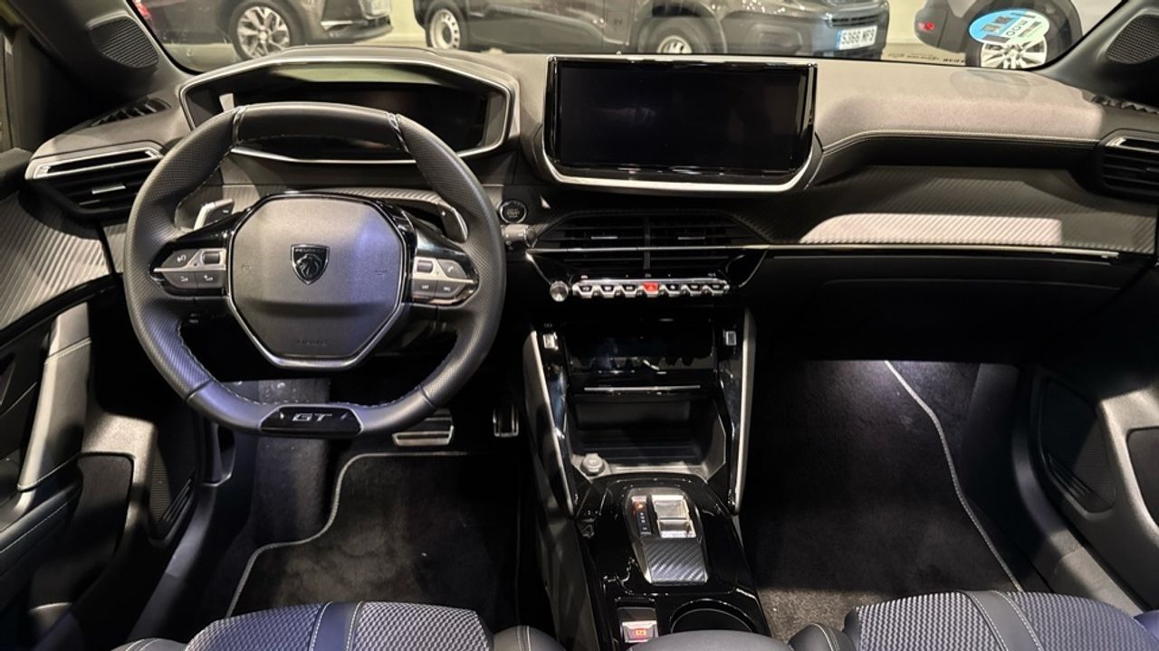 Foto Peugeot 208 8