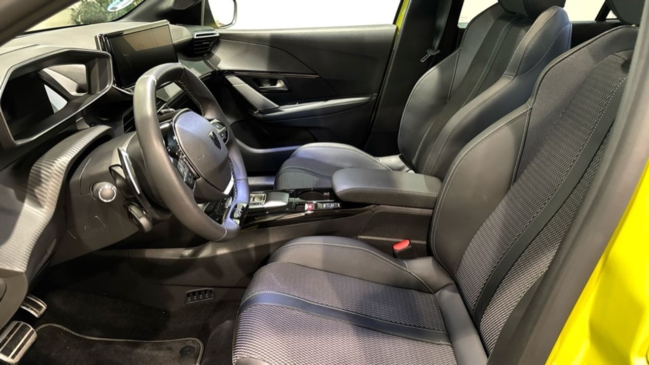Foto Peugeot 208 11