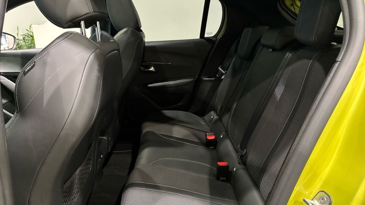 Foto Peugeot 208 12