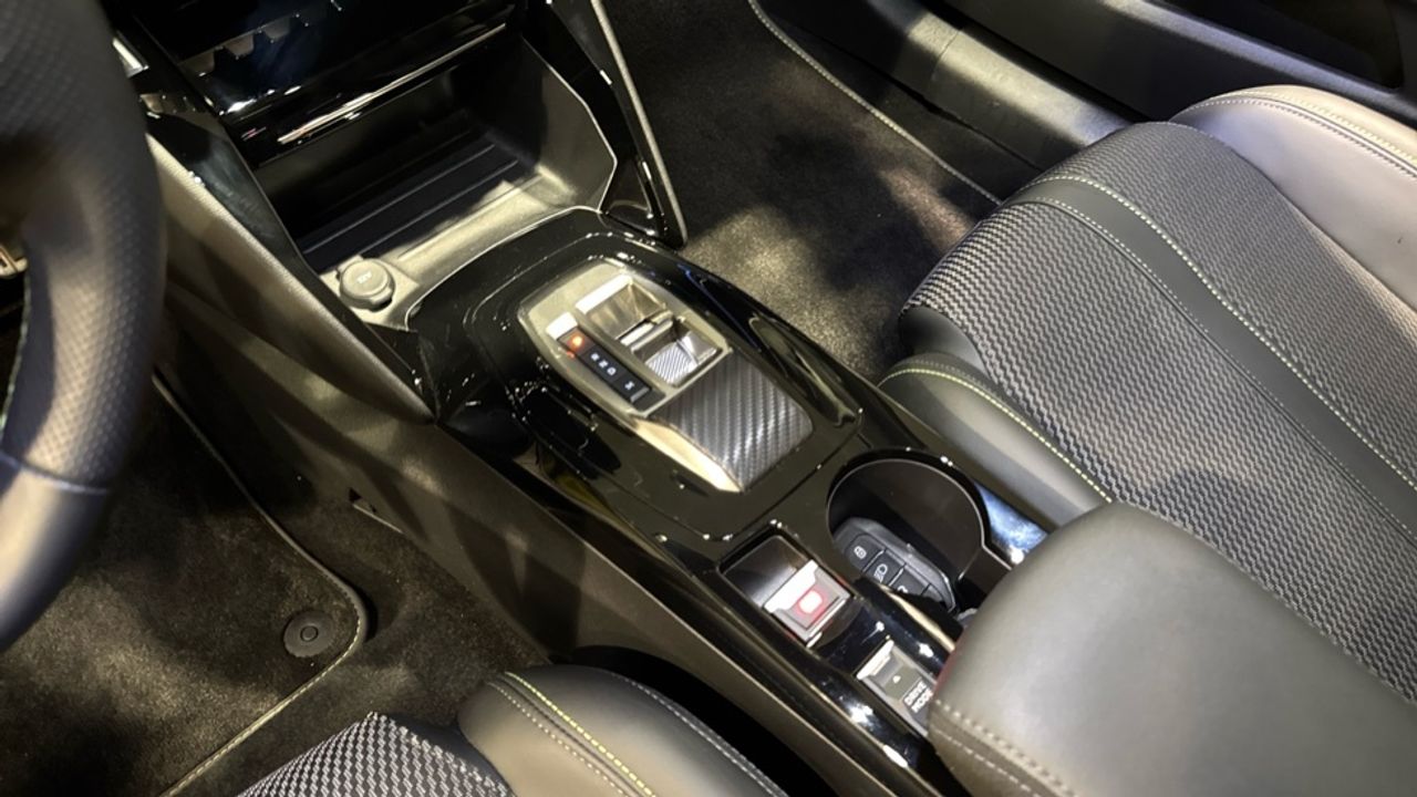 Foto Peugeot 208 14