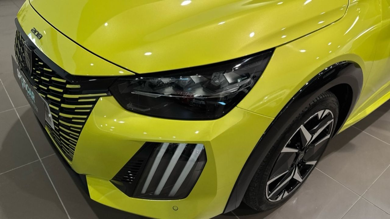 Foto Peugeot 208 16