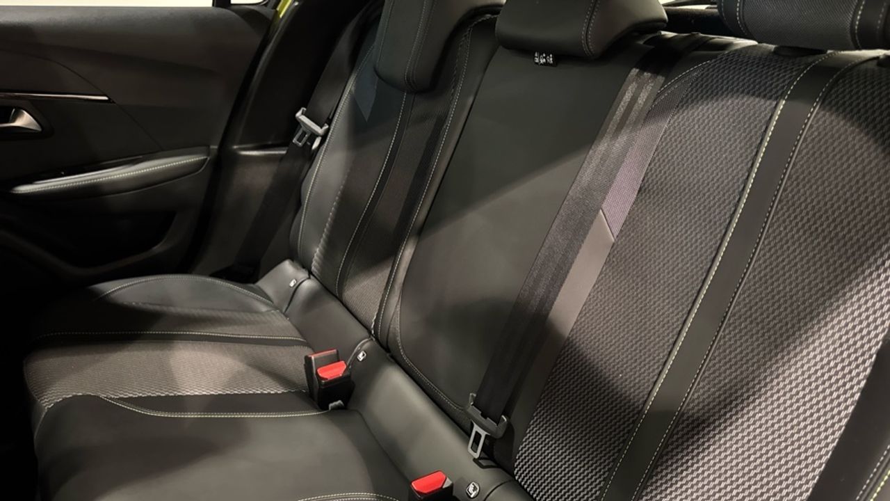 Foto Peugeot 208 26