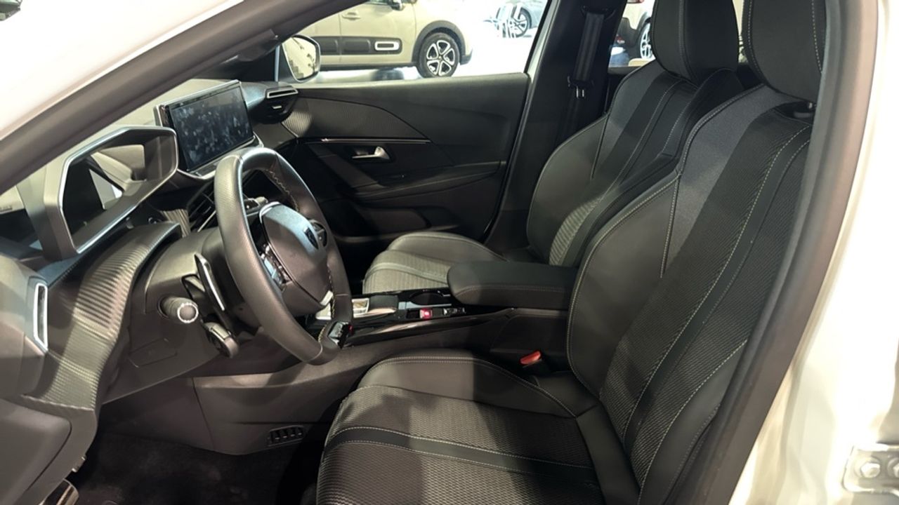 Foto Peugeot 208 11