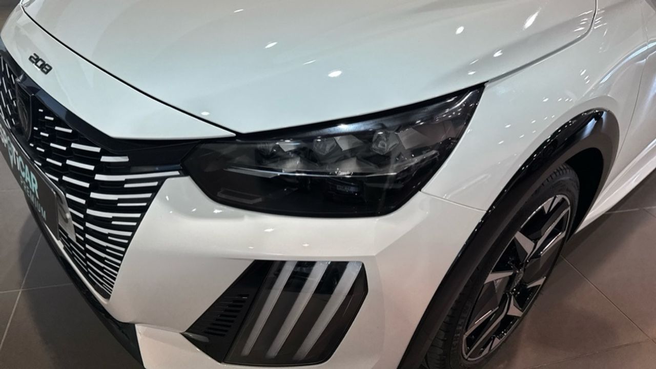 Foto Peugeot 208 16