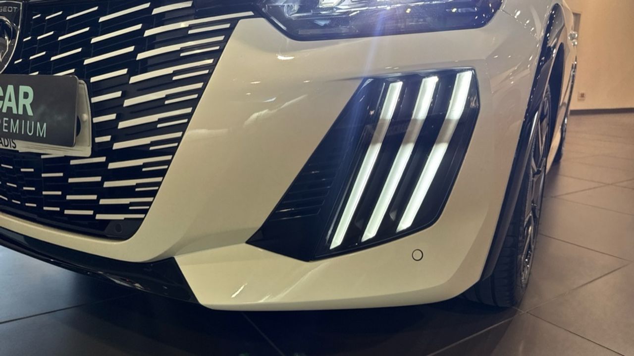 Foto Peugeot 208 38