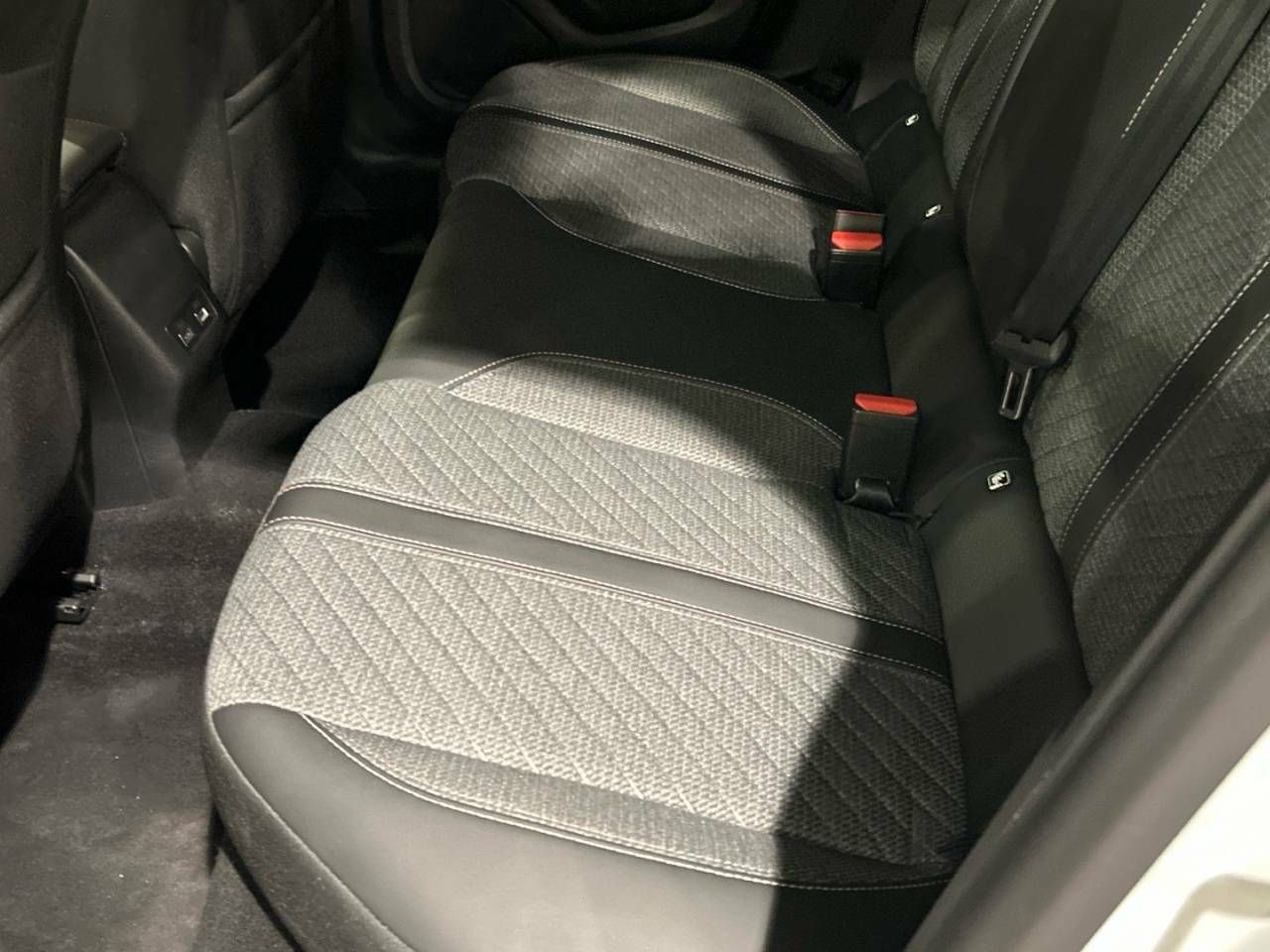 Foto Peugeot 208 14