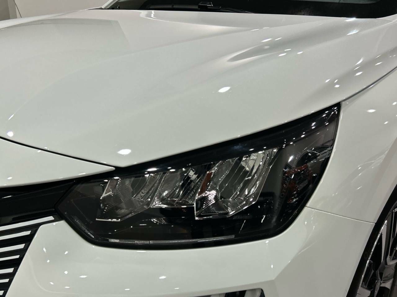 Foto Peugeot 208 17