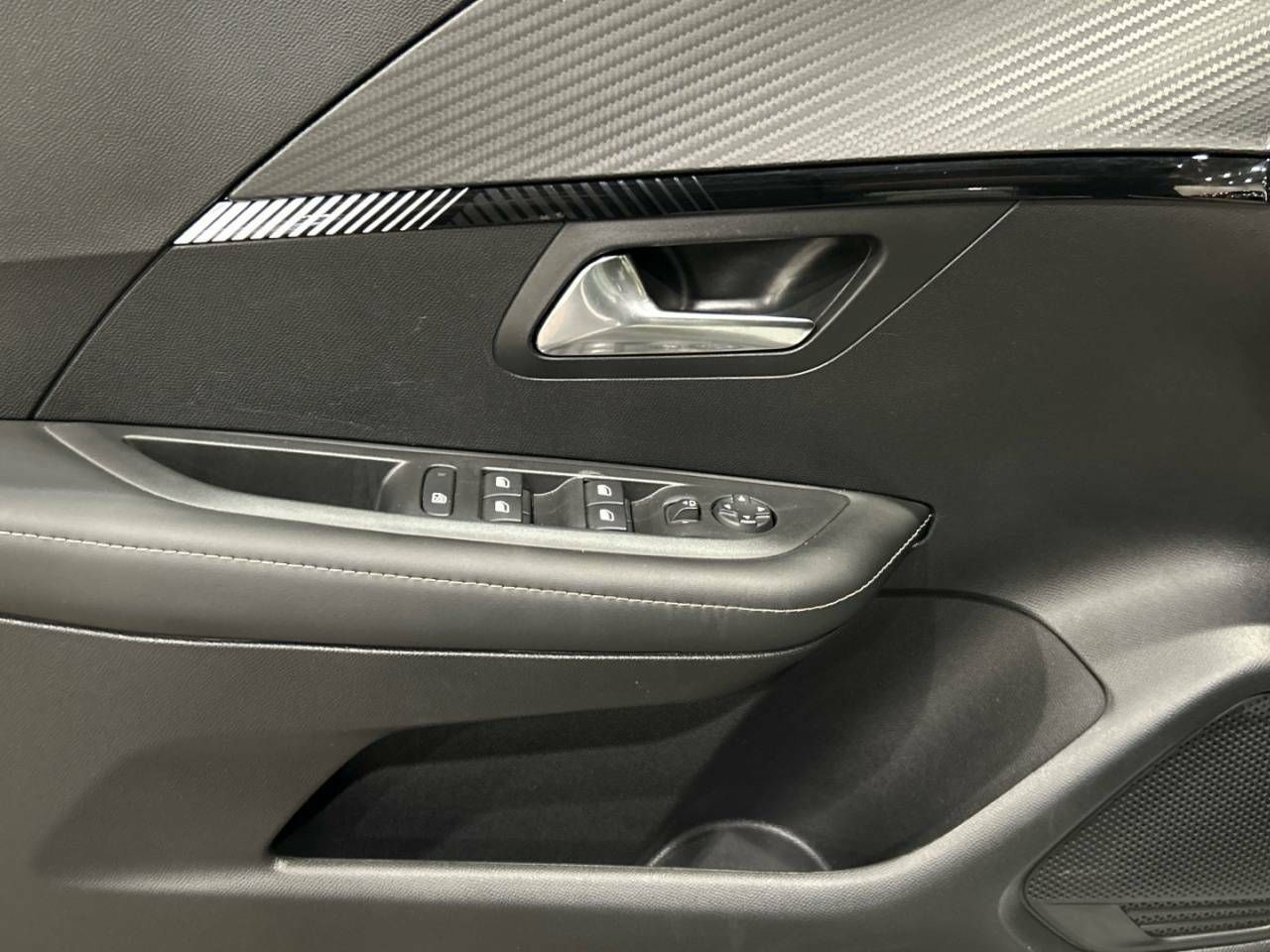 Foto Peugeot 208 19