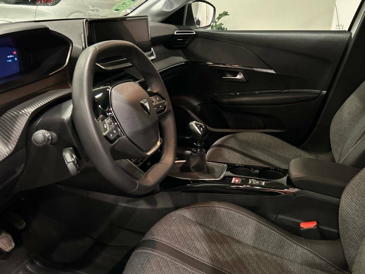 Foto Peugeot 208 25
