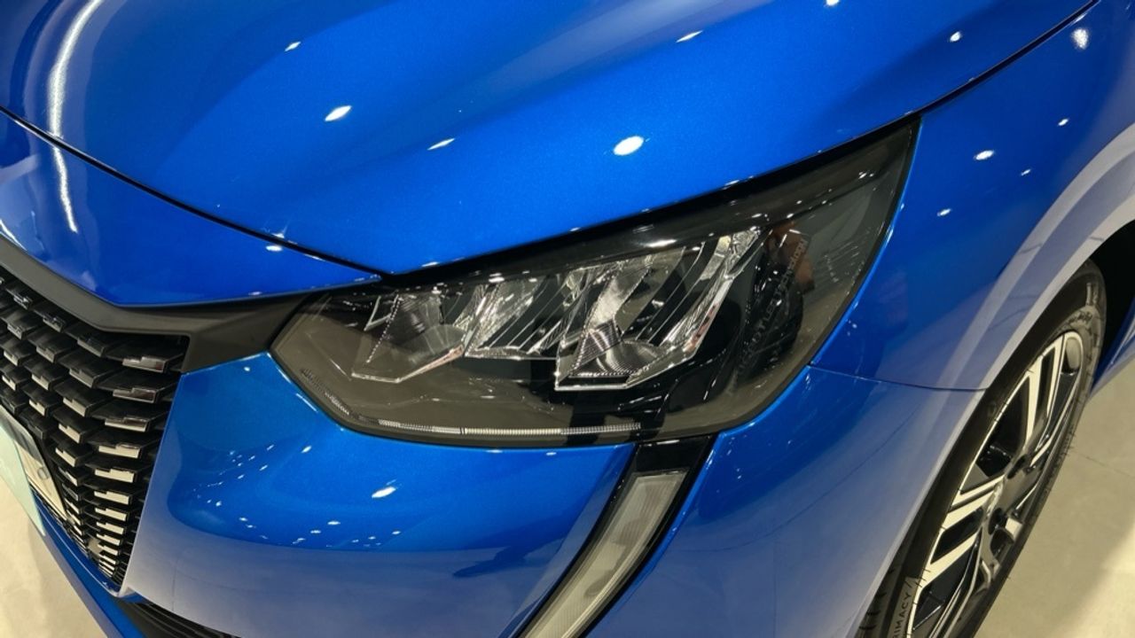 Foto Peugeot 208 16
