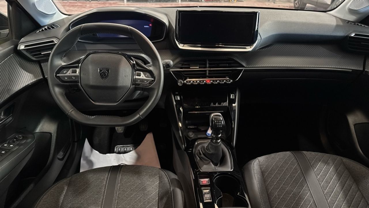 Foto Peugeot 208 8