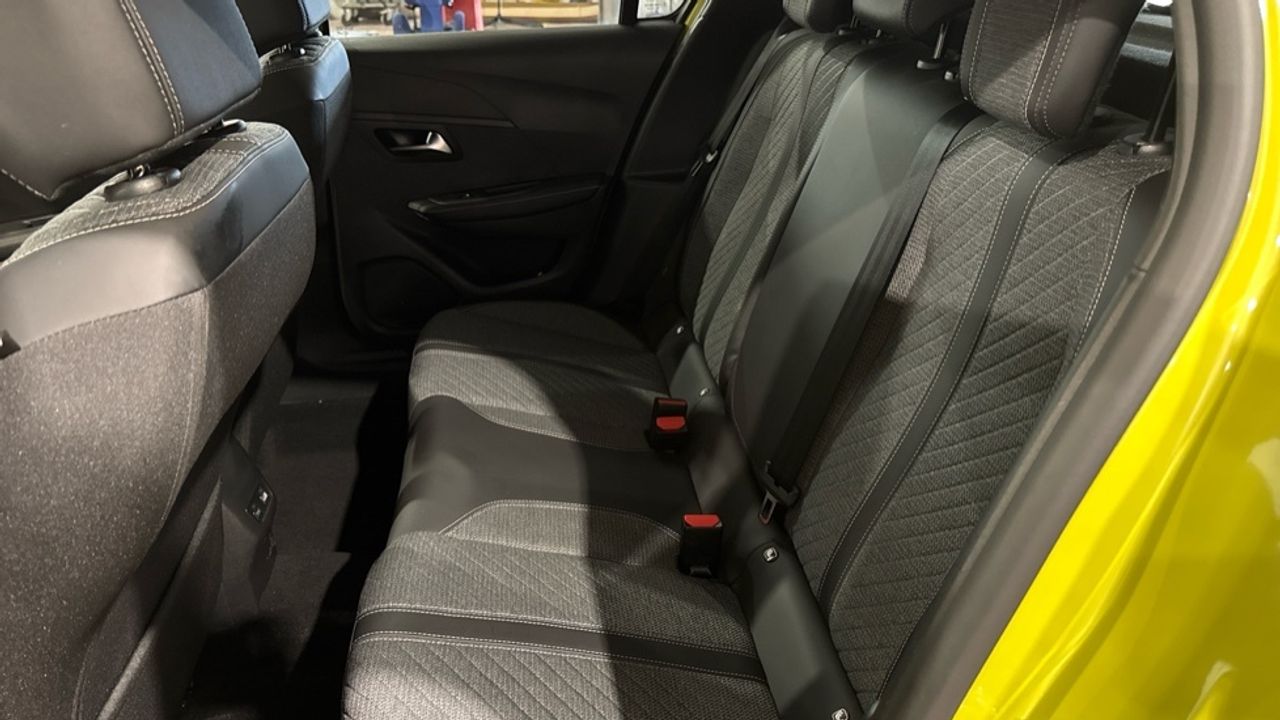 Foto Peugeot 208 12