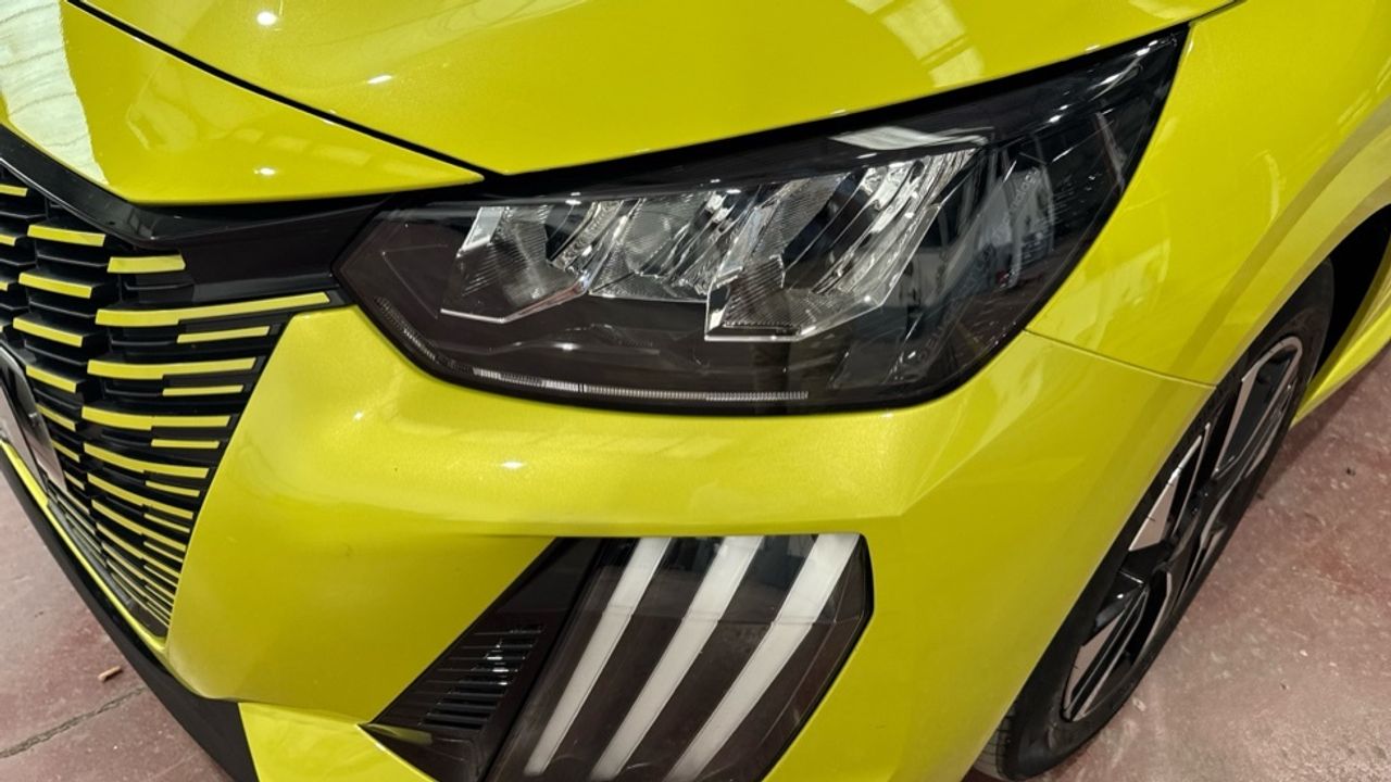Foto Peugeot 208 16