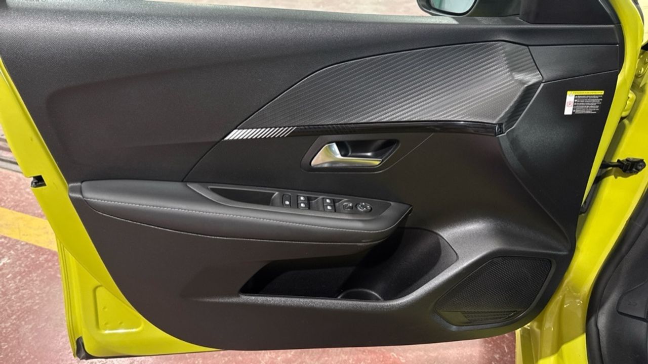 Foto Peugeot 208 19