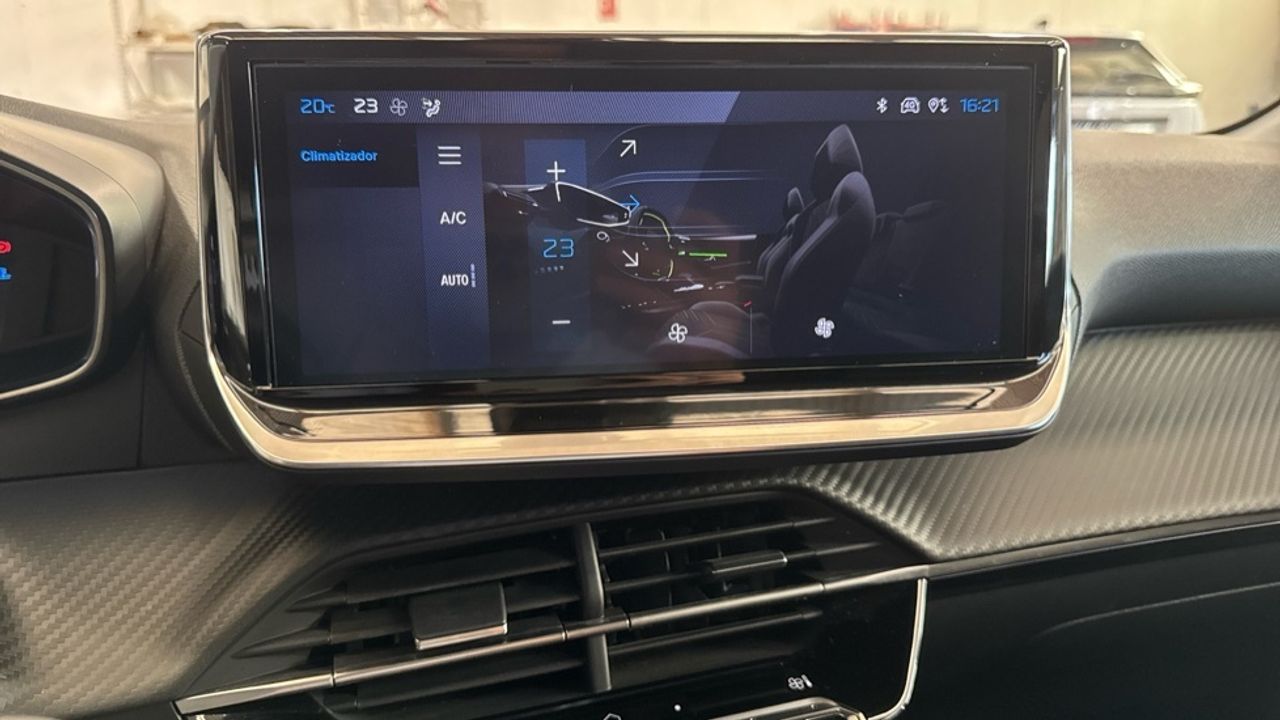 Foto Peugeot 208 26