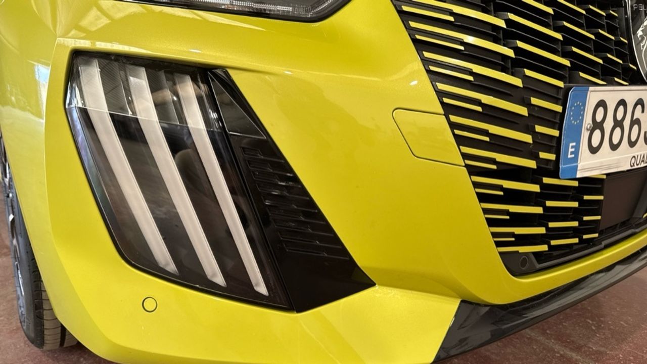 Foto Peugeot 208 32