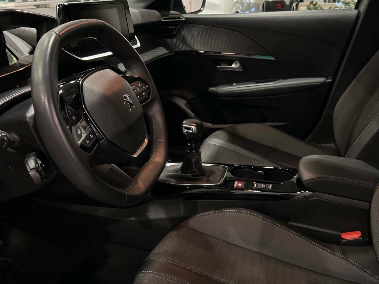 Foto Peugeot 208 9