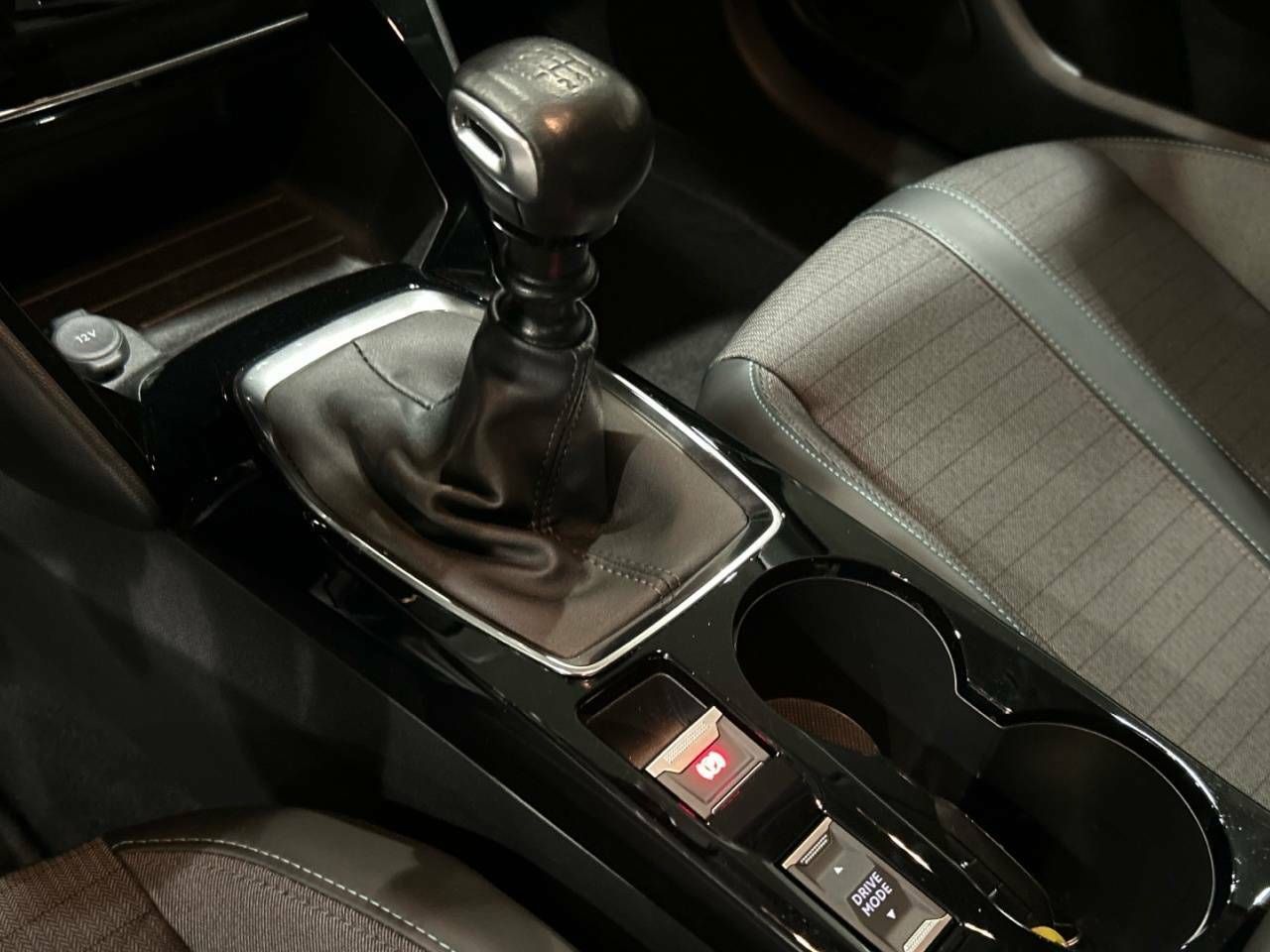 Foto Peugeot 208 13