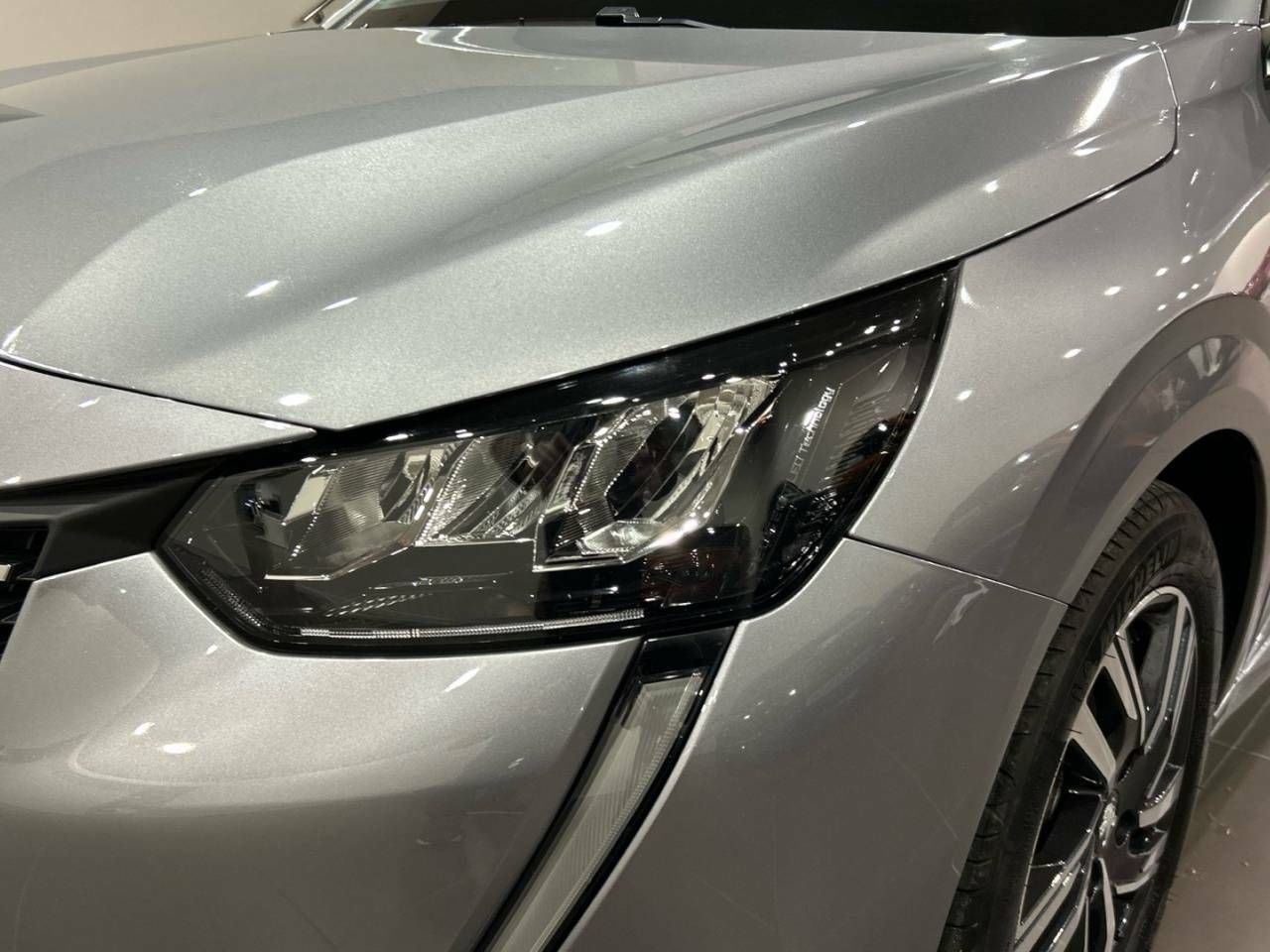 Foto Peugeot 208 23