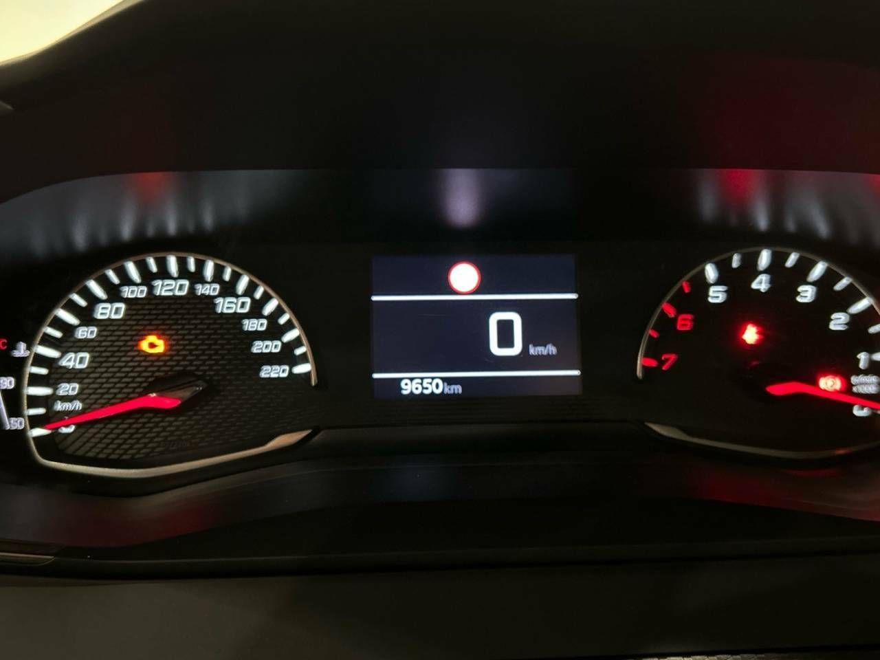 Foto Peugeot 208 8