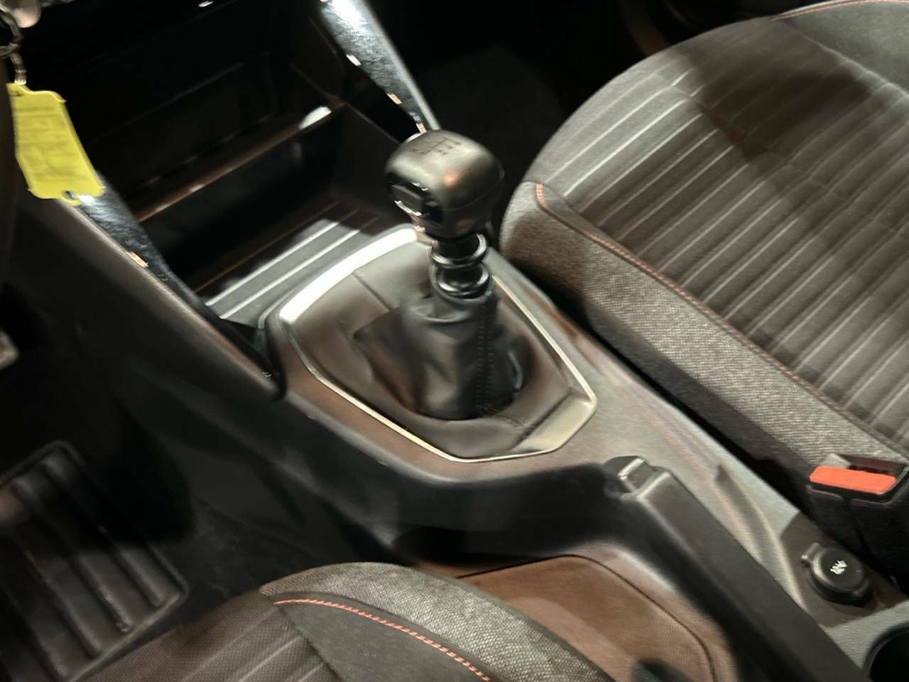 Foto Peugeot 208 10