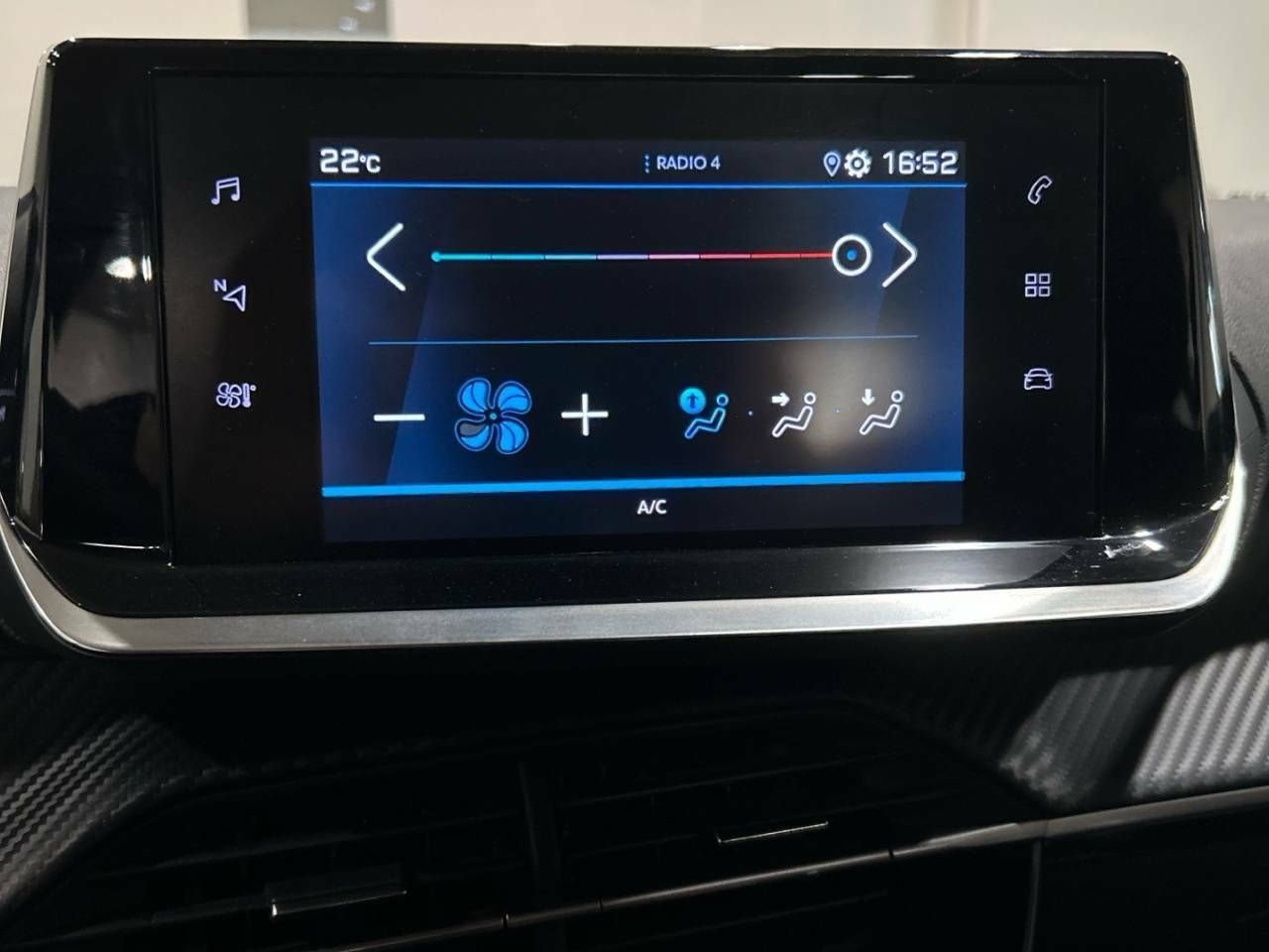 Foto Peugeot 208 11